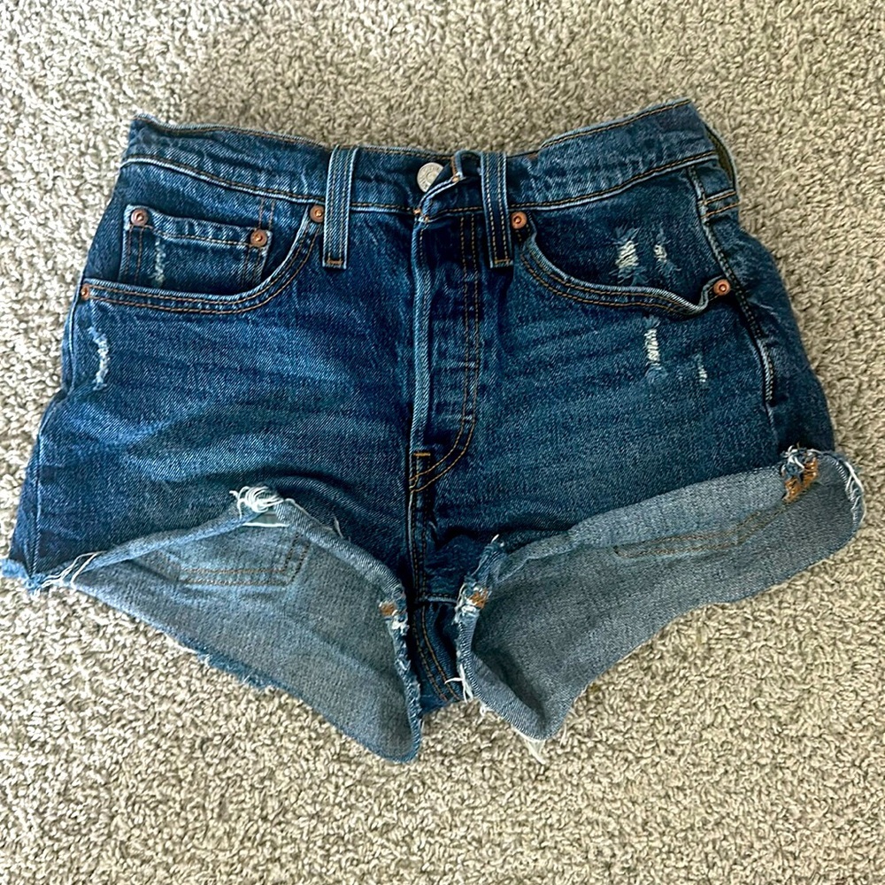 Levi's Women's 501 Original Shorts - Picture 3 of 6